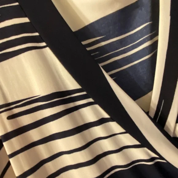 Olivia Matthews White/Navy Maxi Dress - Picture 3 of 7